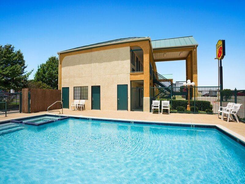 Super 8 By Wyndham Grand Prairie Southwest Exterior foto