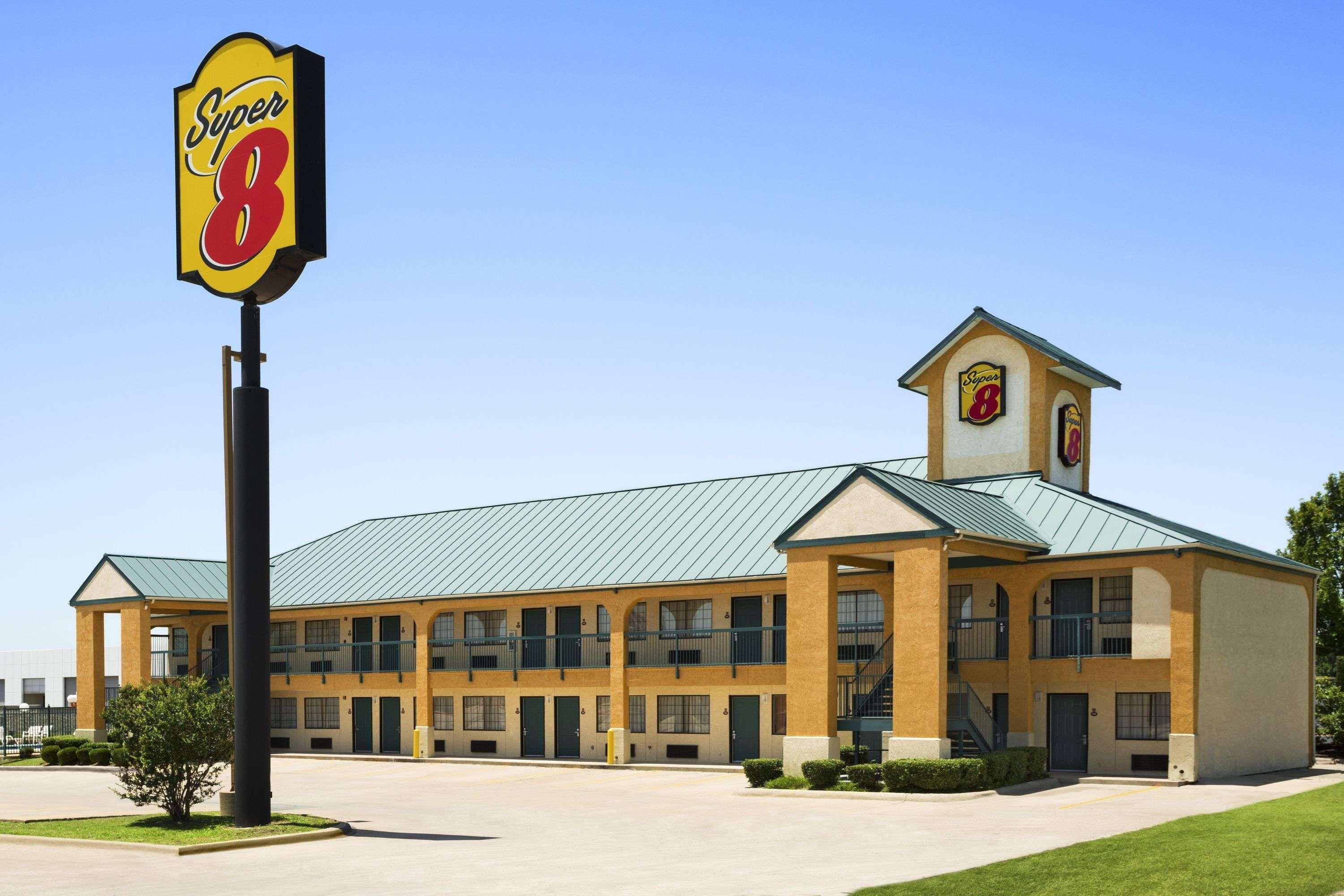 Super 8 By Wyndham Grand Prairie Southwest Exterior foto