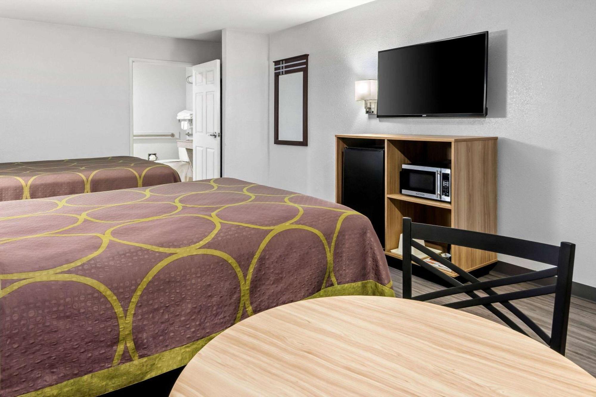 Super 8 By Wyndham Grand Prairie Southwest Exterior foto