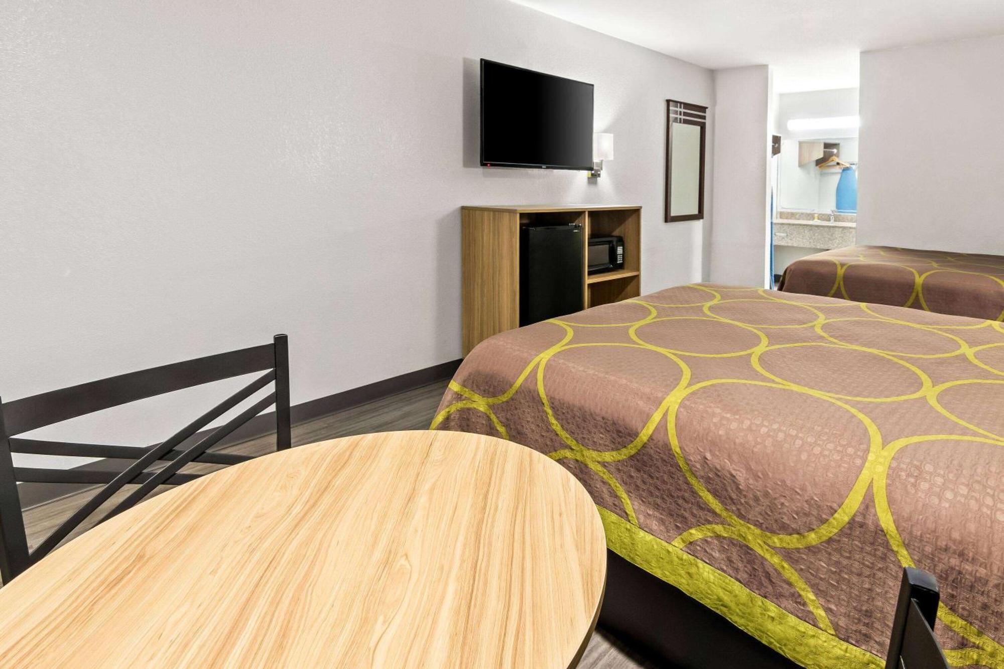 Super 8 By Wyndham Grand Prairie Southwest Exterior foto